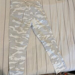 Democracy Women's Skinny Jeans in Gray Camo